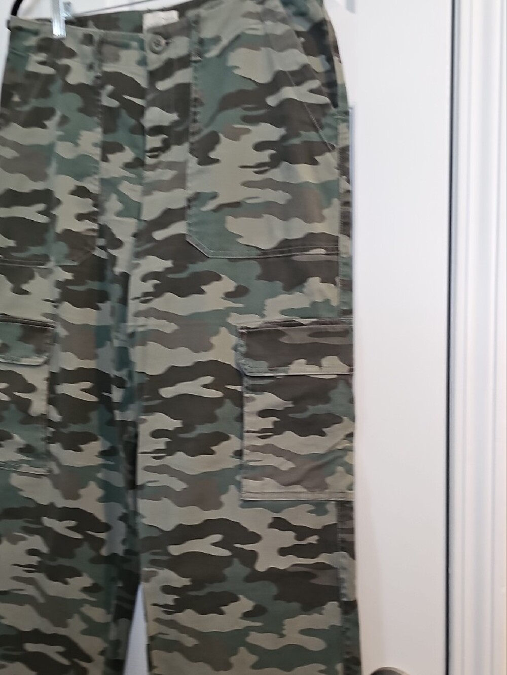Women's Camouflage Cargo Pants - Green Camo - Picture 2 of 13